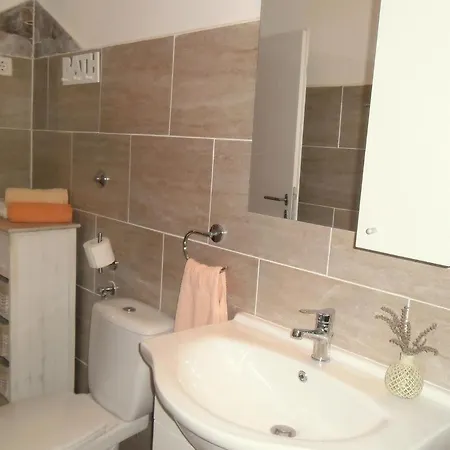 With Wifi Opric, Opatija - 7756 アパート